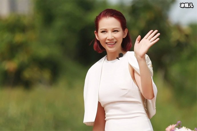 蔡少芬虽然已经46岁了,但是依然能够感觉到正在散发的气质