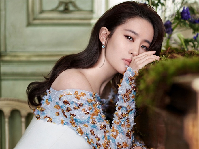 刘亦菲唯一华人面孔入选好莱坞