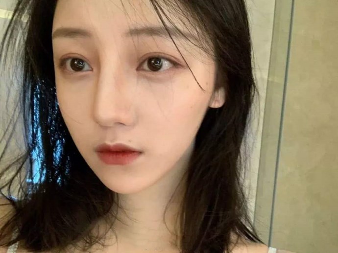 网红SurbLue和林更新疑似有恋情