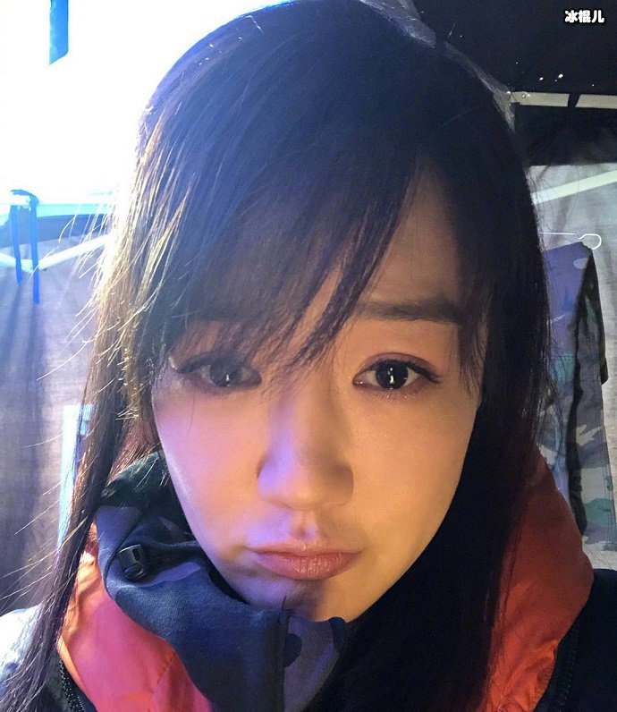 薛佳凝大头照