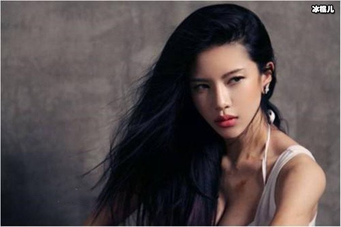 潘霜霜整容前