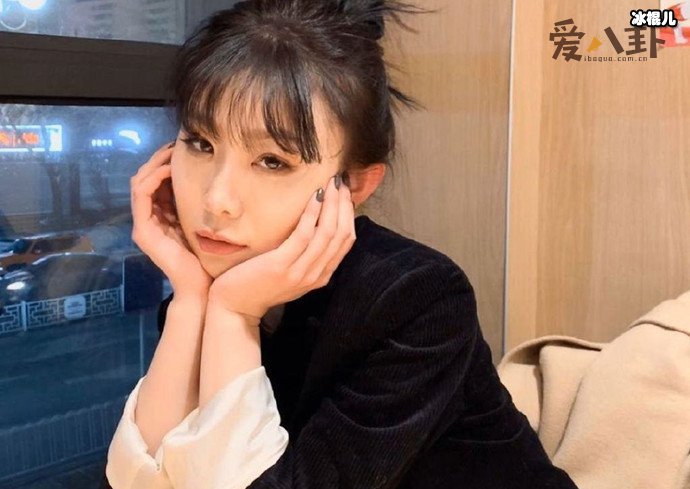 葛小允的家境如何