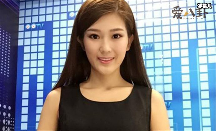 主持人张漠寒