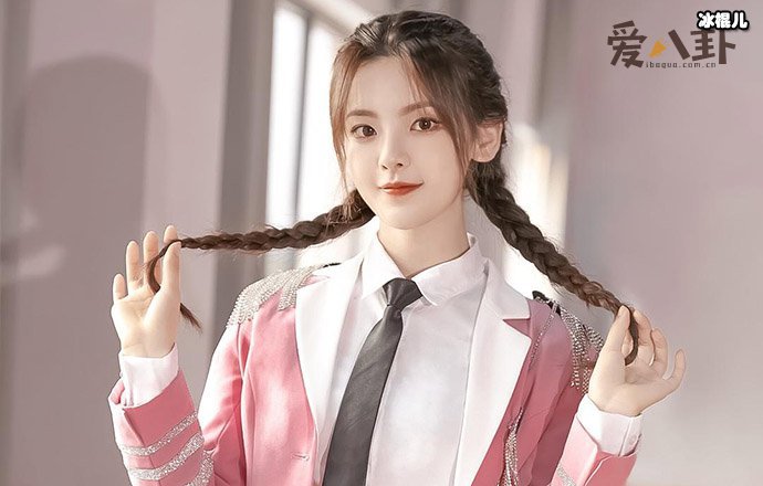 杨超越照片